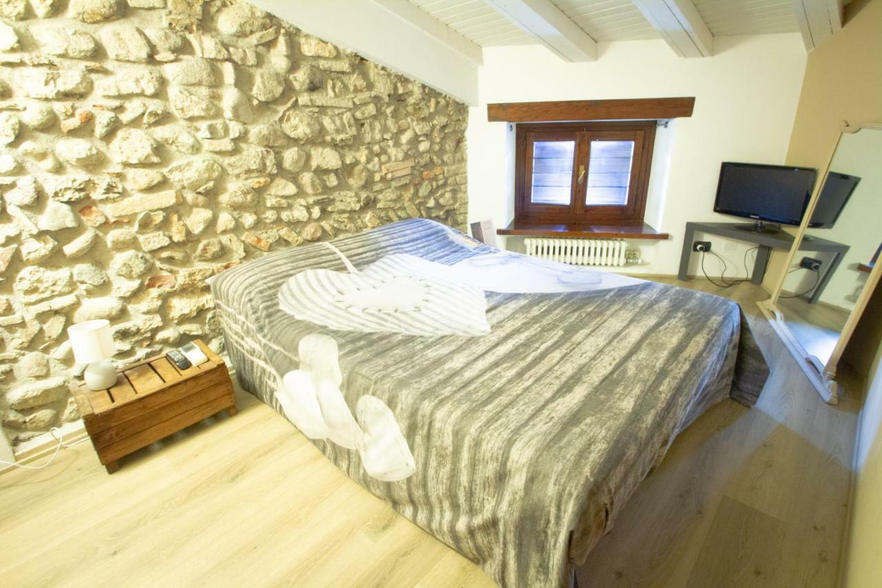 Prigioni House Bed & Breakfast Peschiera del Garda Ngoại thất bức ảnh
